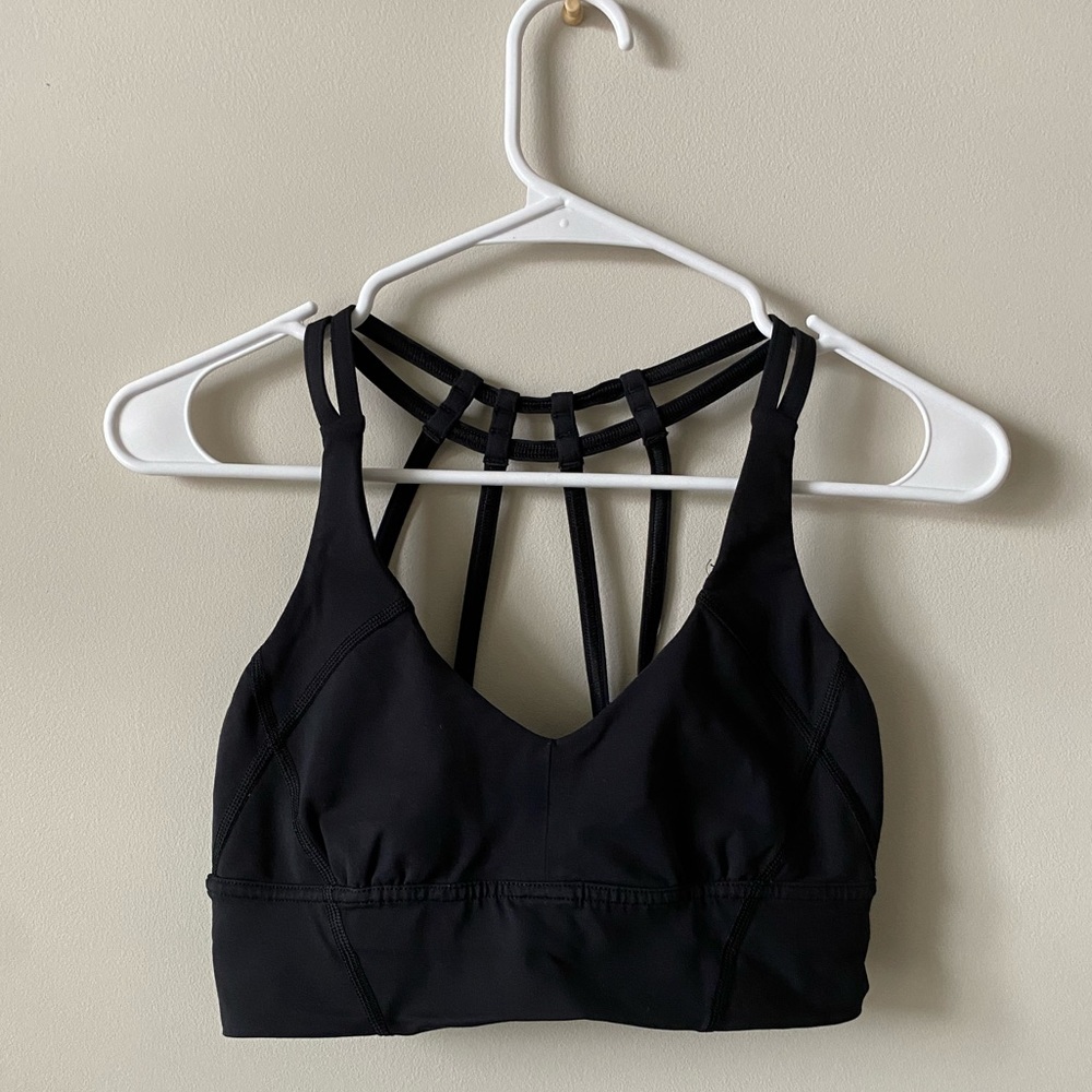 BLACK LULULEMON SPORTS BRA